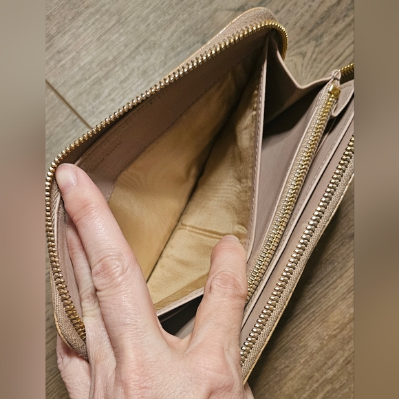 Miu Miu Long Zippy Wallet in GUC - Picture 7 of 8